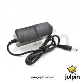 Adaptador de corriente 12V a 1A