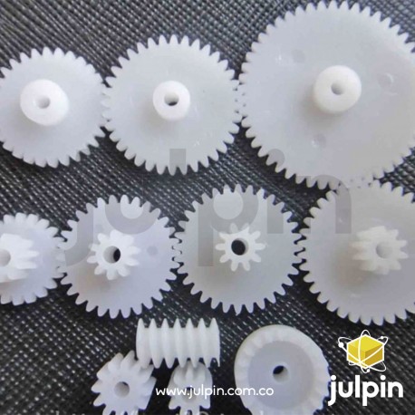 Pack con 11 diferentes piñones plásticos.